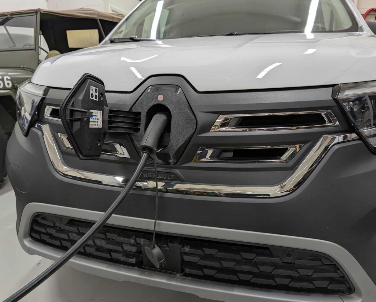 Laddlucka för Renault Kangoo (2021–2025) - Bild 2